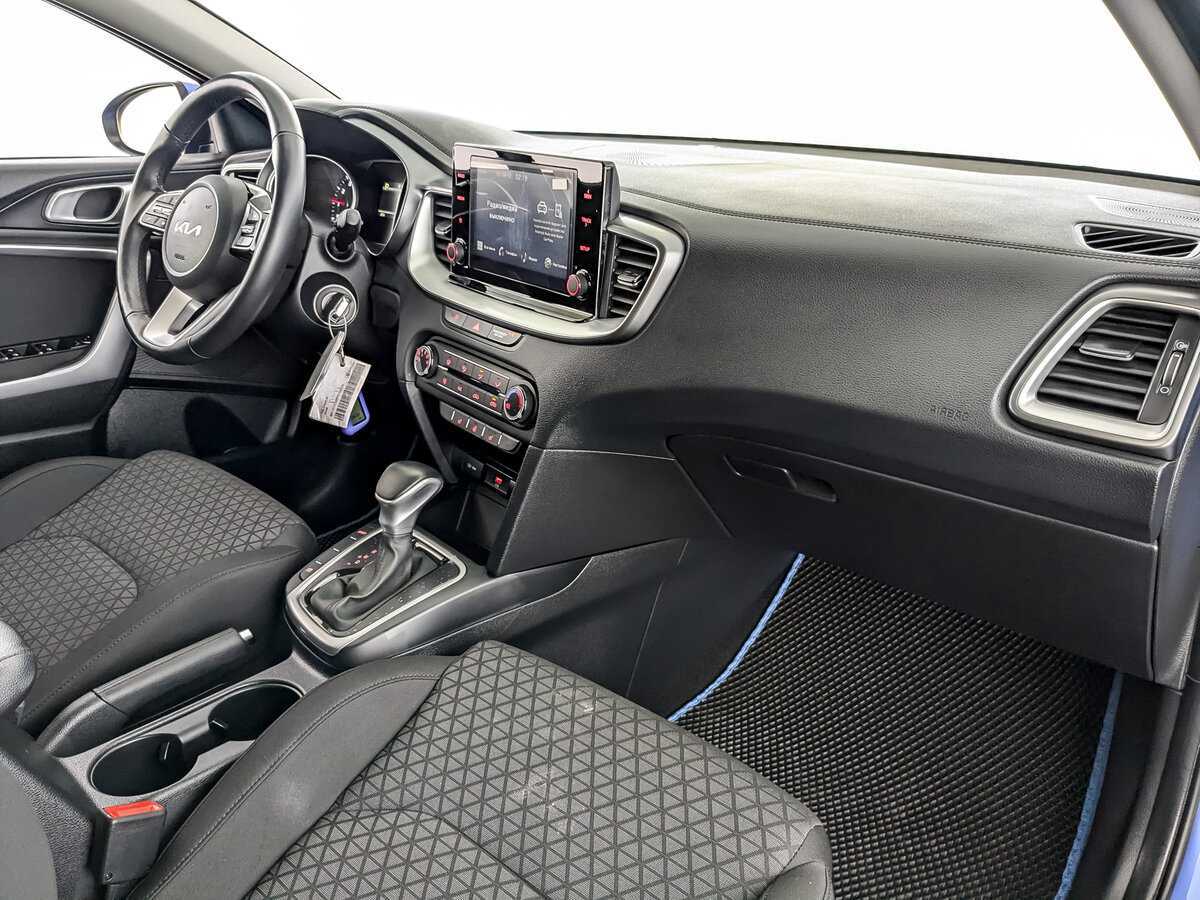 Купить Kia Ceed с пробегом. Фото: #10