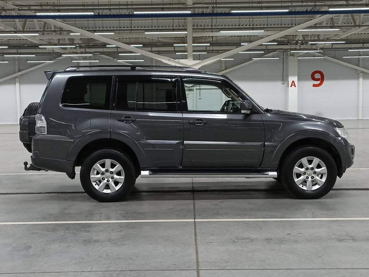 Купить Mitsubishi Pajero с пробегом. Фото: #3