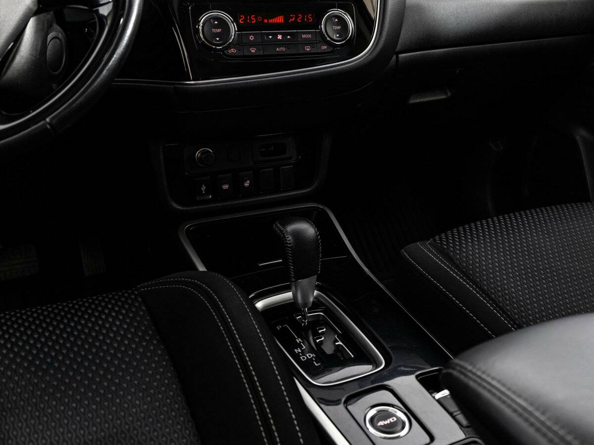 Купить Mitsubishi Outlander с пробегом. Фото: #8