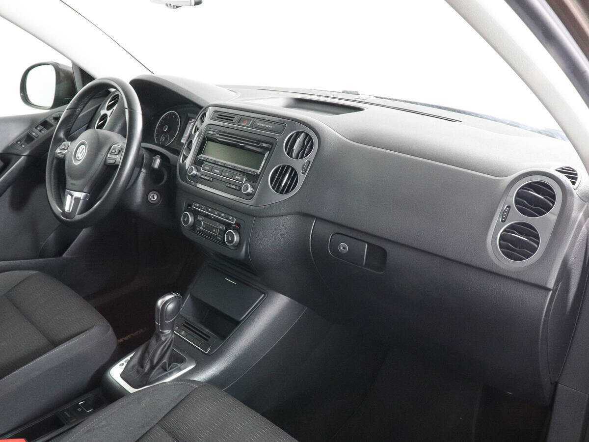Купить Volkswagen Tiguan с пробегом. Фото: #9