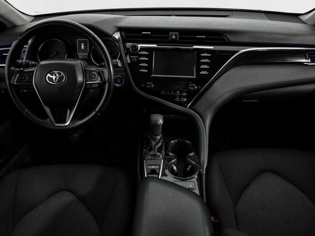 Купить Toyota Camry с пробегом. Фото: #11