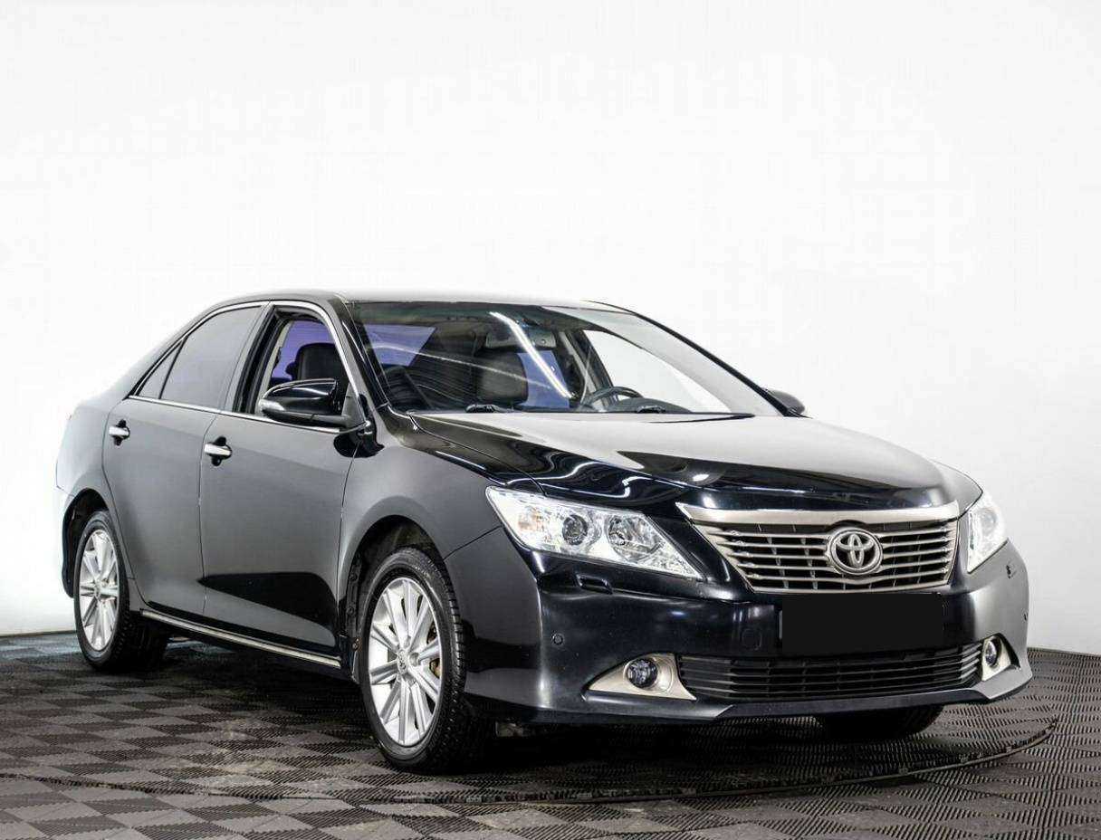 Купить Toyota Camry с пробегом. Фото: #2