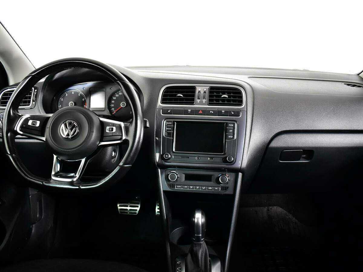 Купить Volkswagen Polo с пробегом. Фото: #11