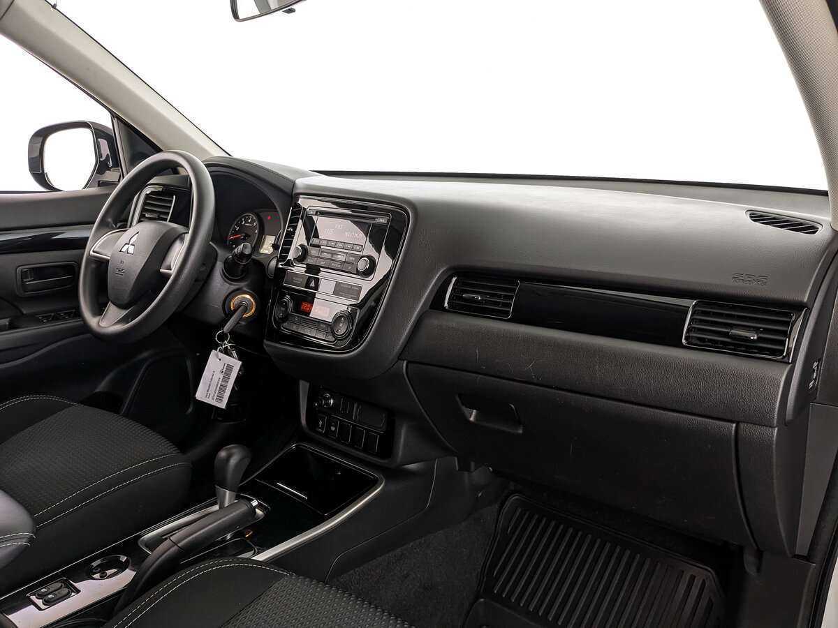 Купить Mitsubishi Outlander с пробегом. Фото: #8