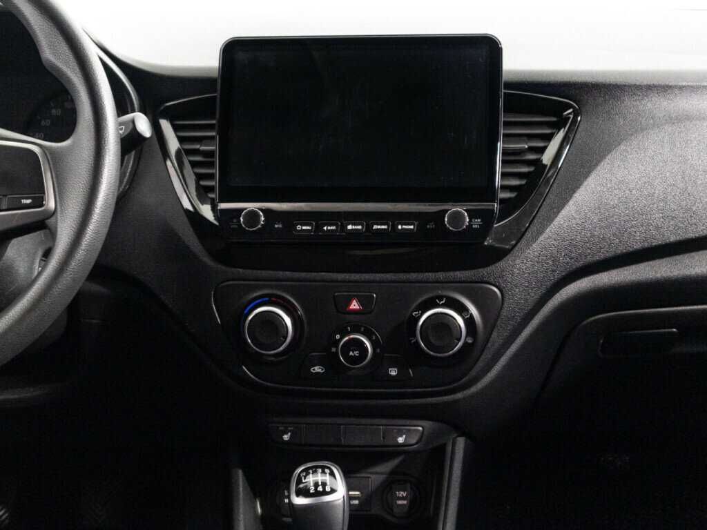 Купить Hyundai Solaris с пробегом. Фото: #13