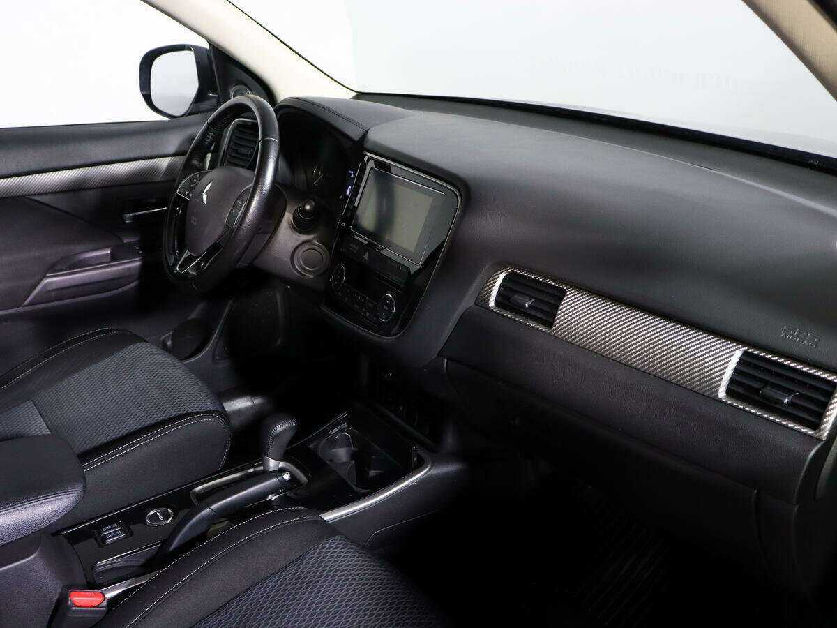 Купить Mitsubishi Outlander с пробегом. Фото: #10