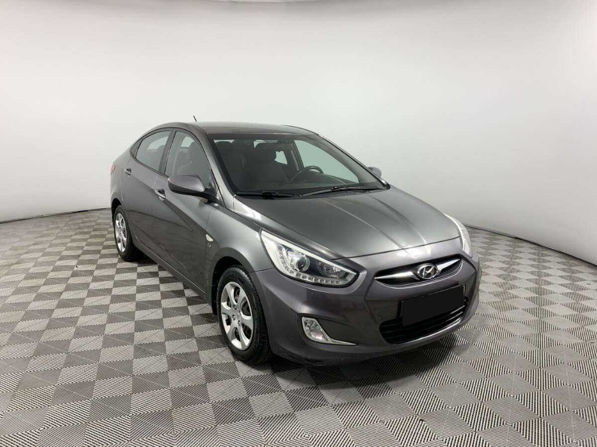 Купить Hyundai Solaris с пробегом. Фото: #2