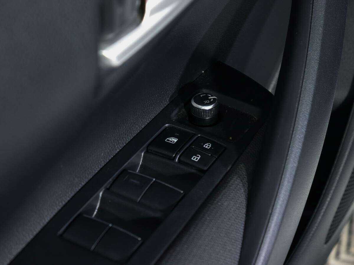 Купить Toyota Corolla с пробегом. Фото: #13