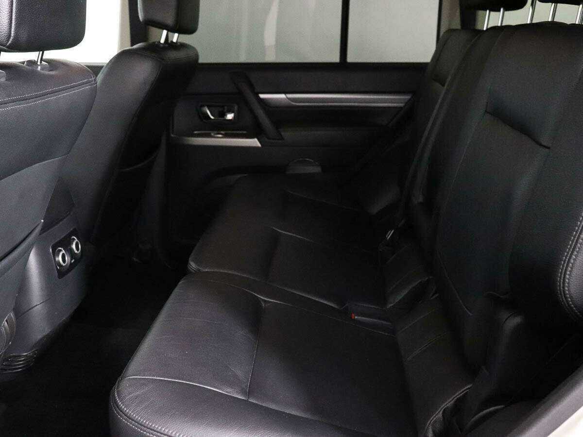 Купить Mitsubishi Pajero с пробегом. Фото: #5