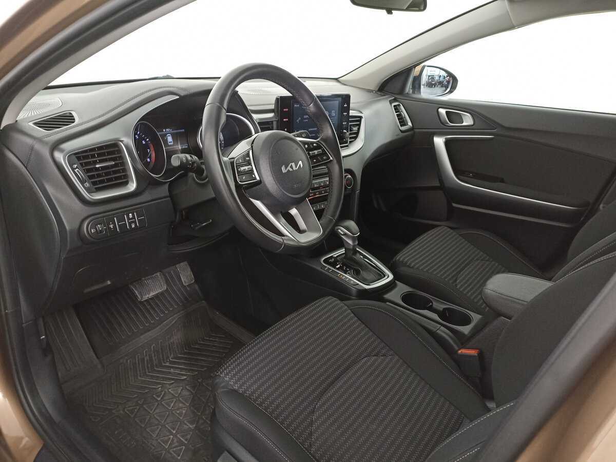 Купить Kia Ceed с пробегом. Фото: #15