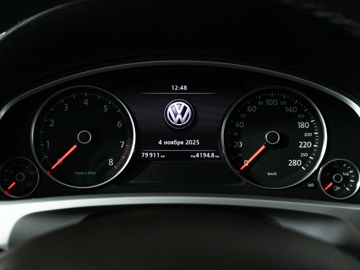 Купить Volkswagen Touareg с пробегом. Фото: #9