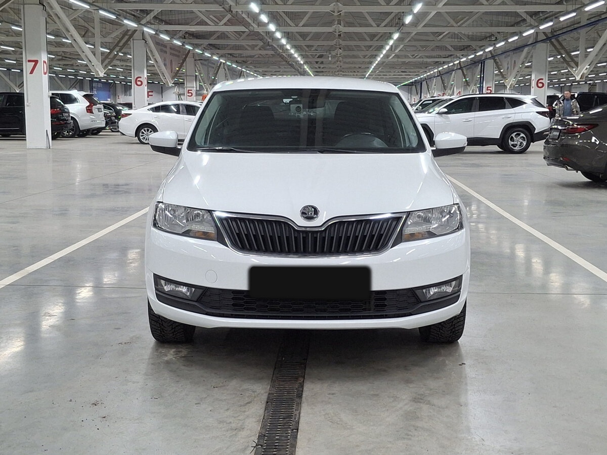 Купить Skoda Rapid с пробегом. Фото: #1