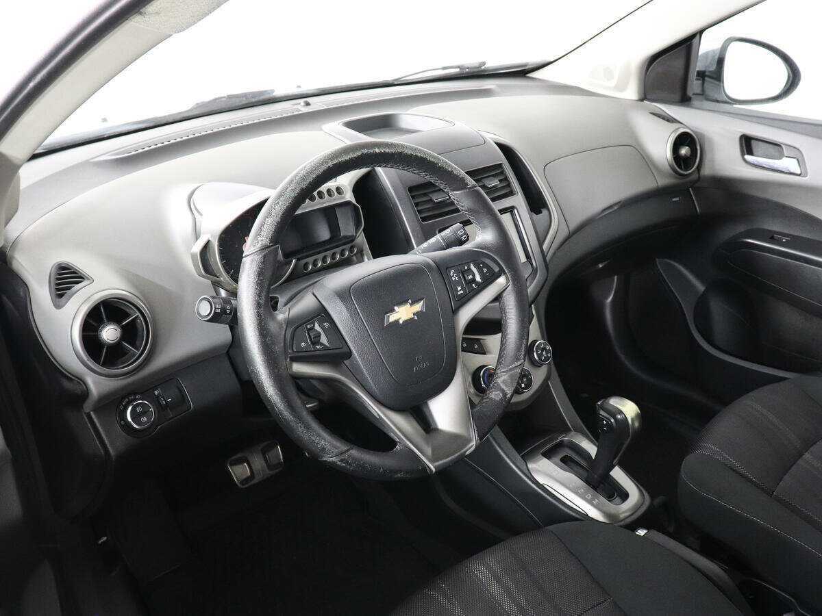 Купить Chevrolet Aveo с пробегом. Фото: #4