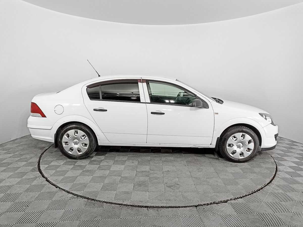 Купить Opel Astra с пробегом. Фото: #3