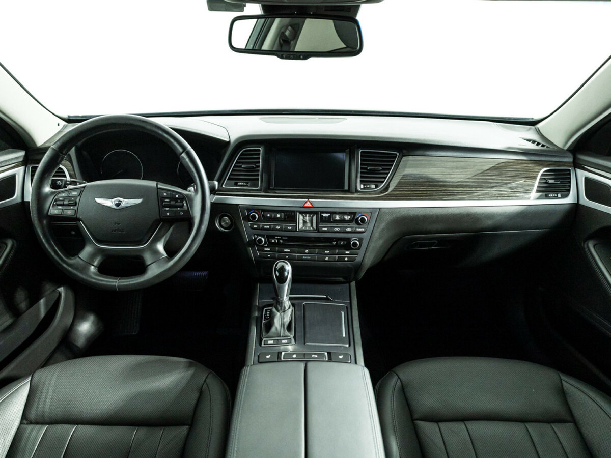 Купить Hyundai Genesis с пробегом. Фото: #12