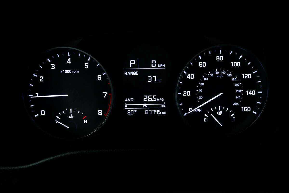 Купить Hyundai Elantra с пробегом. Фото: #9