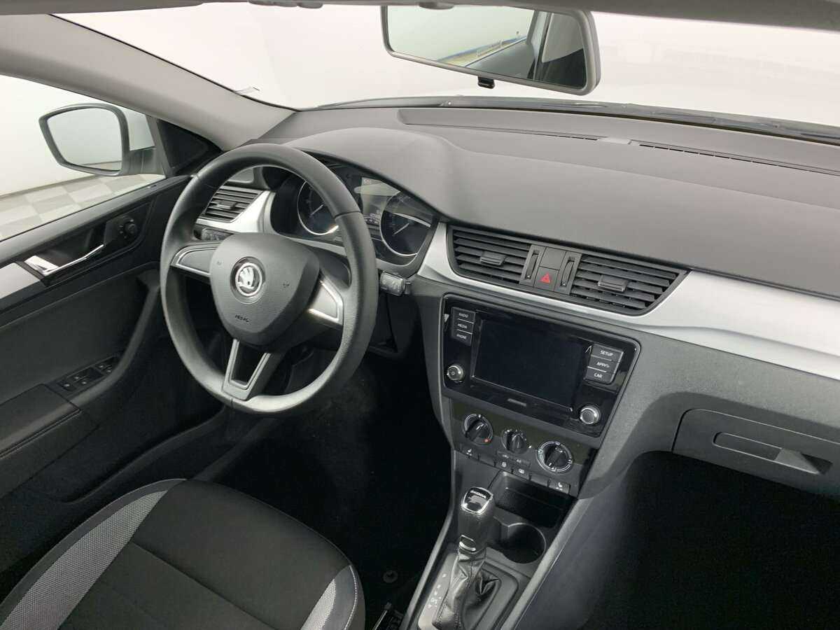 Купить Skoda Rapid с пробегом. Фото: #8