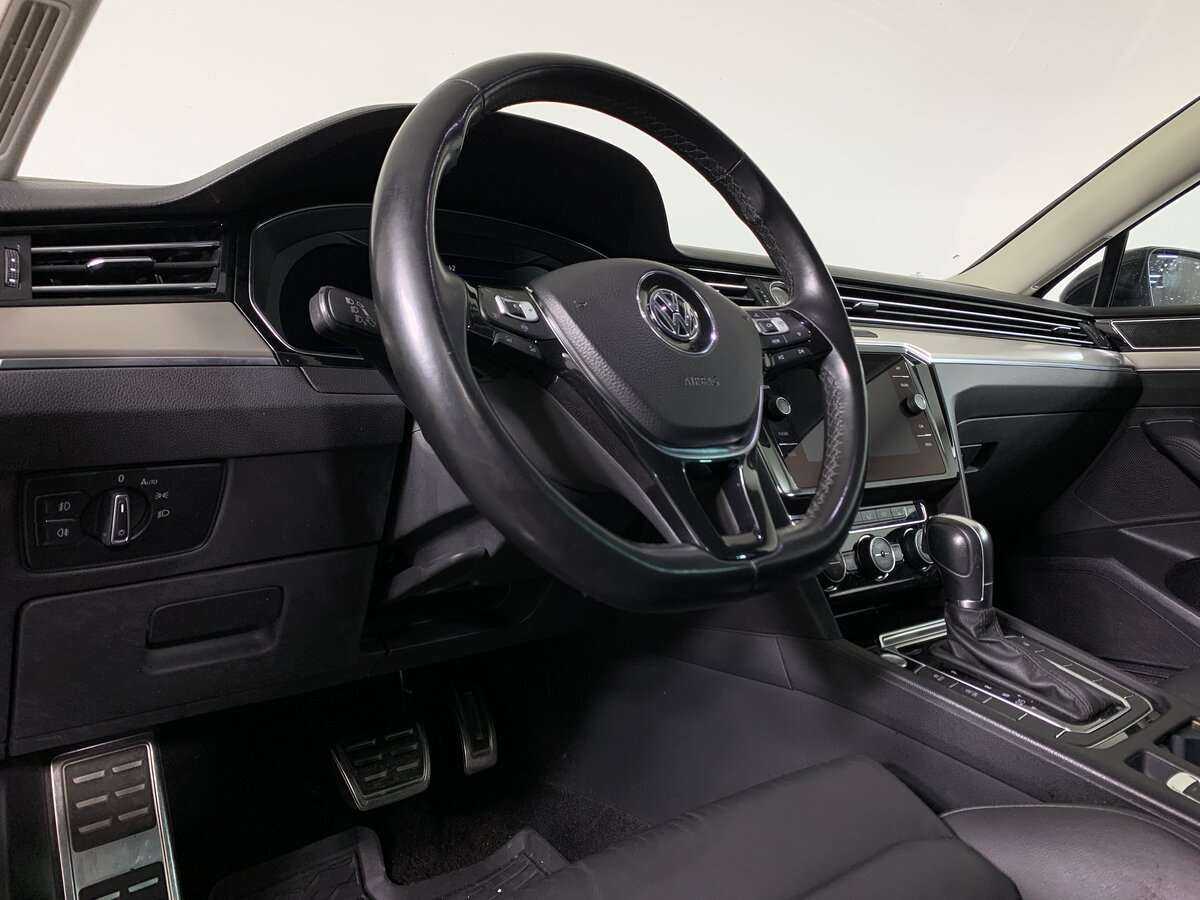 Купить Volkswagen Passat с пробегом. Фото: #8
