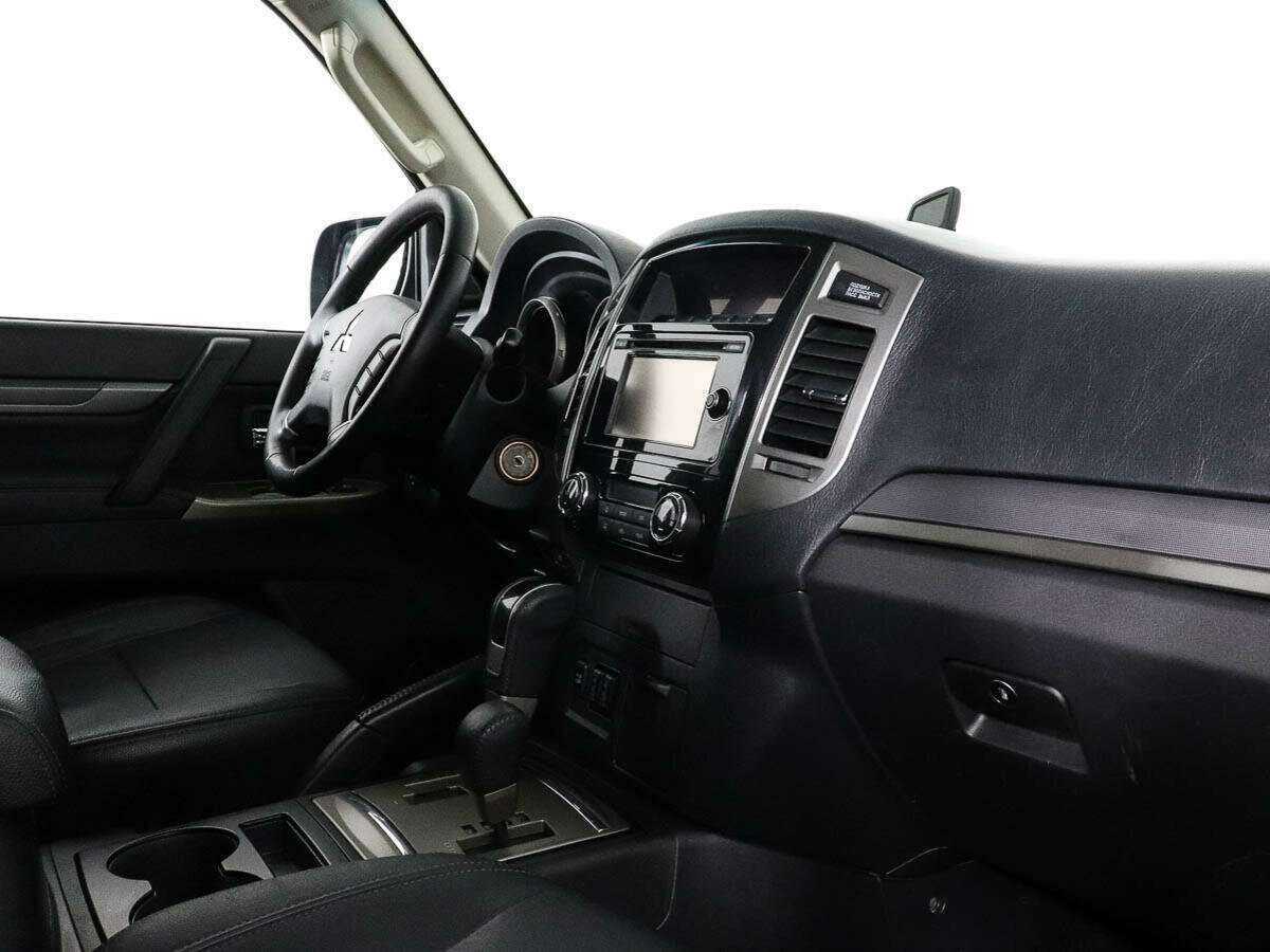 Купить Mitsubishi Pajero с пробегом. Фото: #5