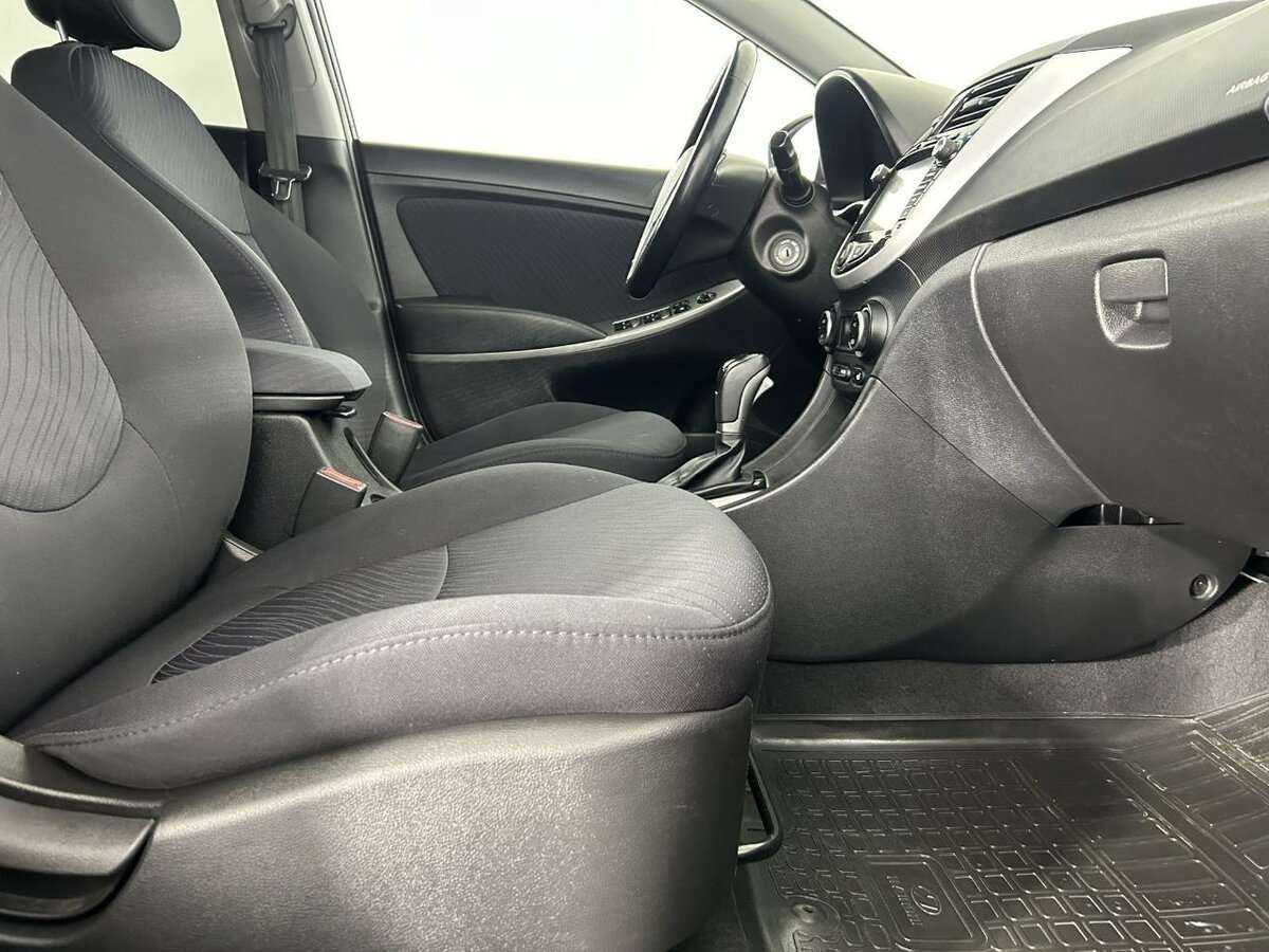Купить Hyundai Solaris с пробегом. Фото: #13
