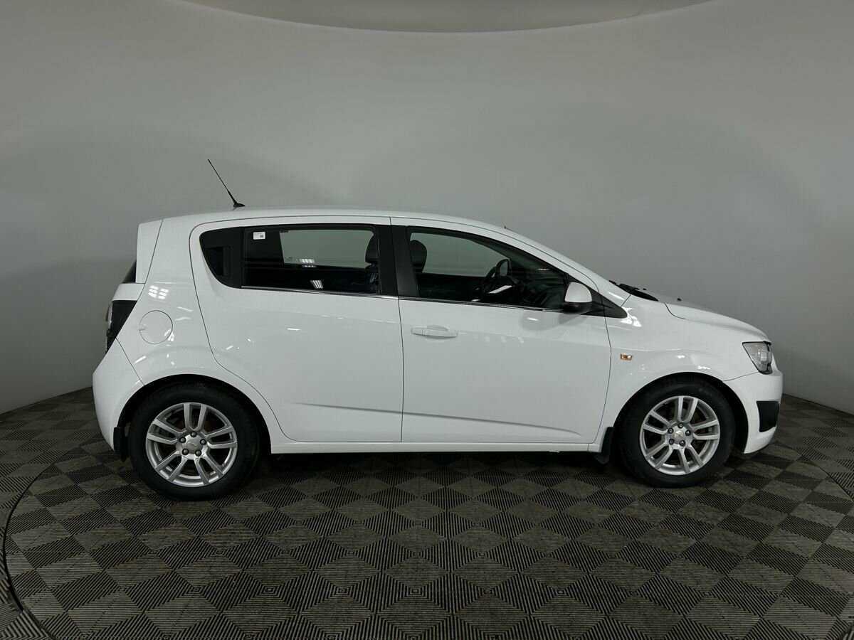 Купить Chevrolet Aveo с пробегом. Фото: #3