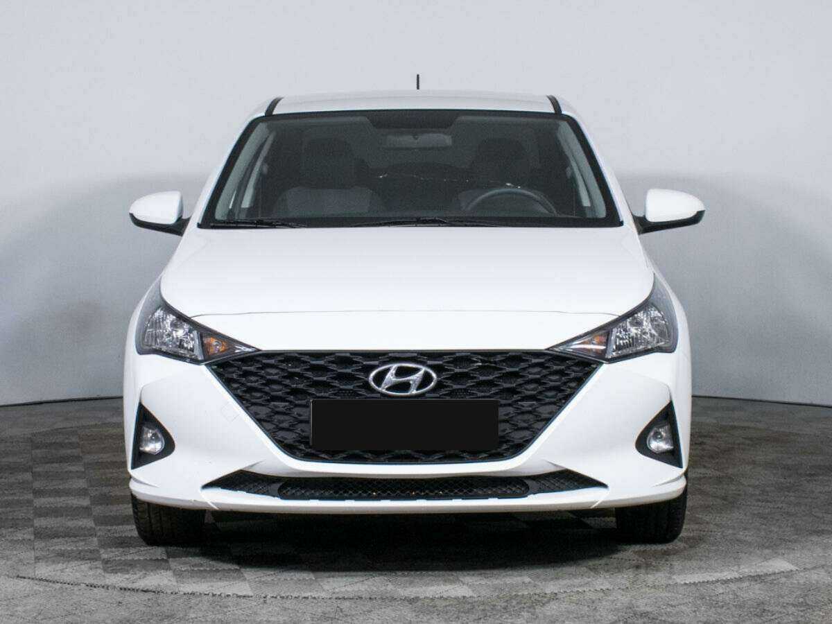 Купить Hyundai Solaris с пробегом. Фото: #1