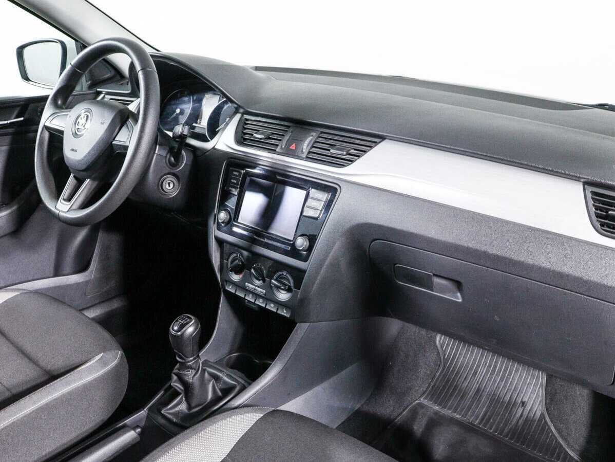Купить Skoda Rapid с пробегом. Фото: #6