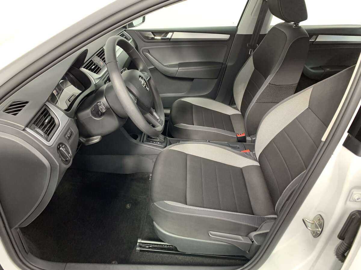 Купить Skoda Rapid с пробегом. Фото: #12