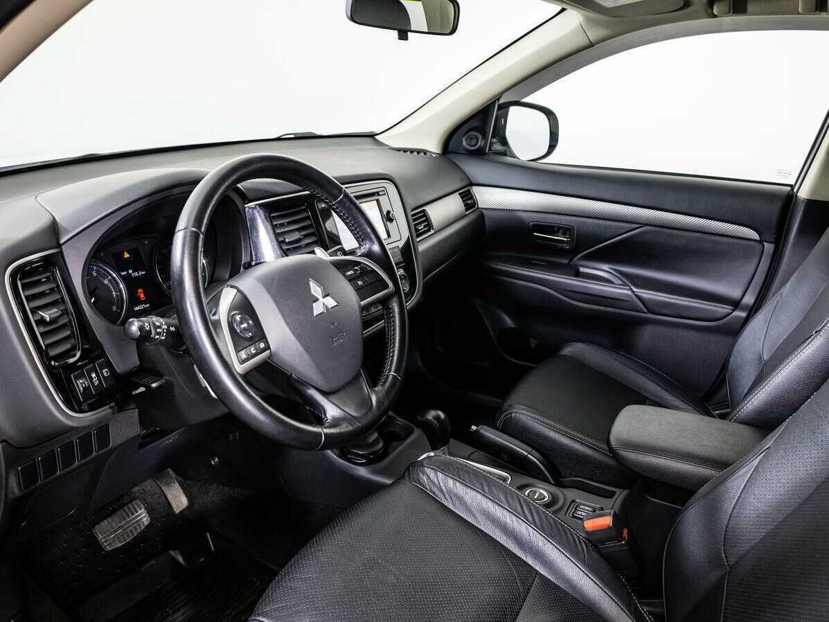 Купить Mitsubishi Outlander с пробегом. Фото: #10
