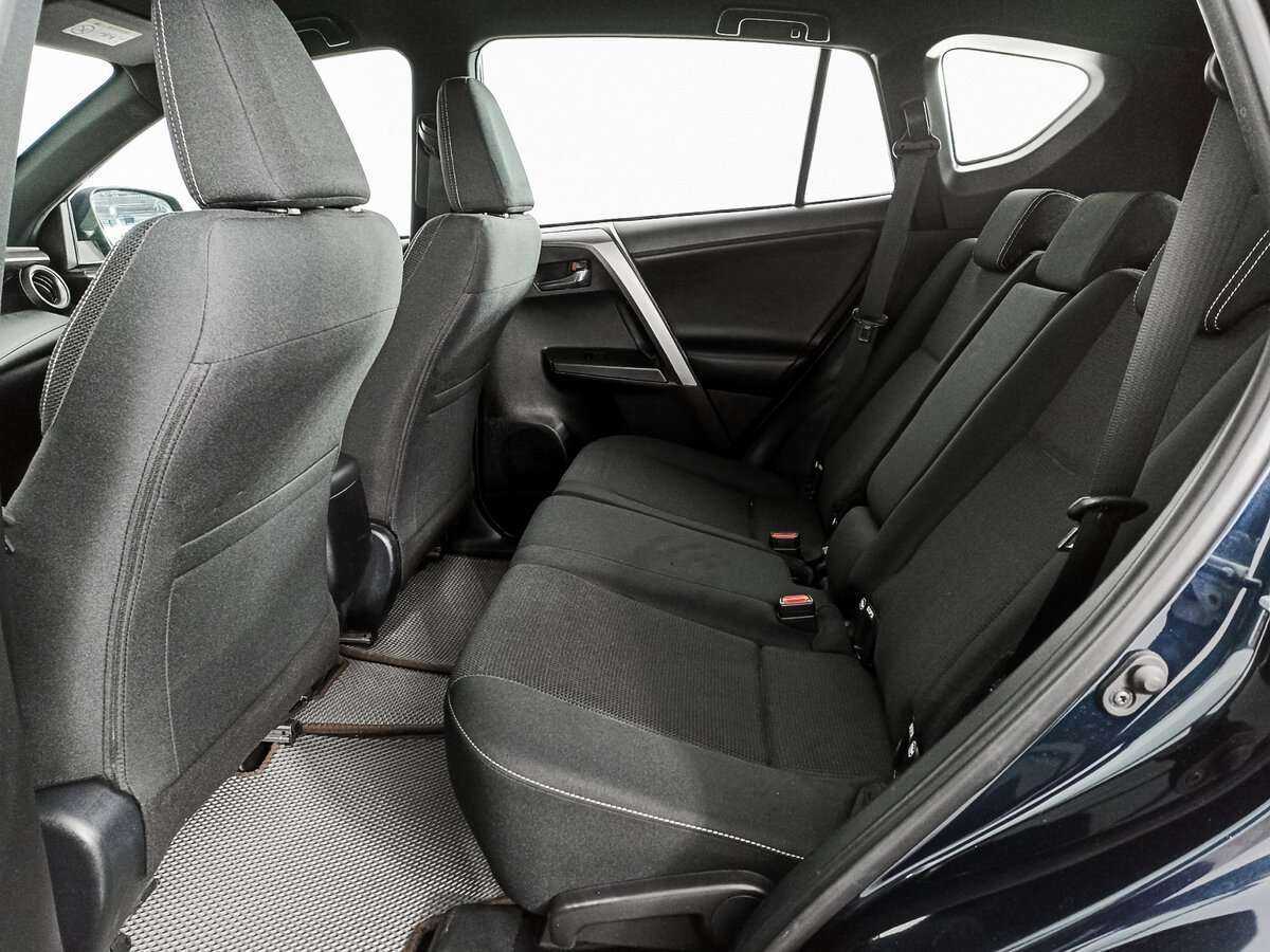 Купить Toyota RAV4 с пробегом. Фото: #11