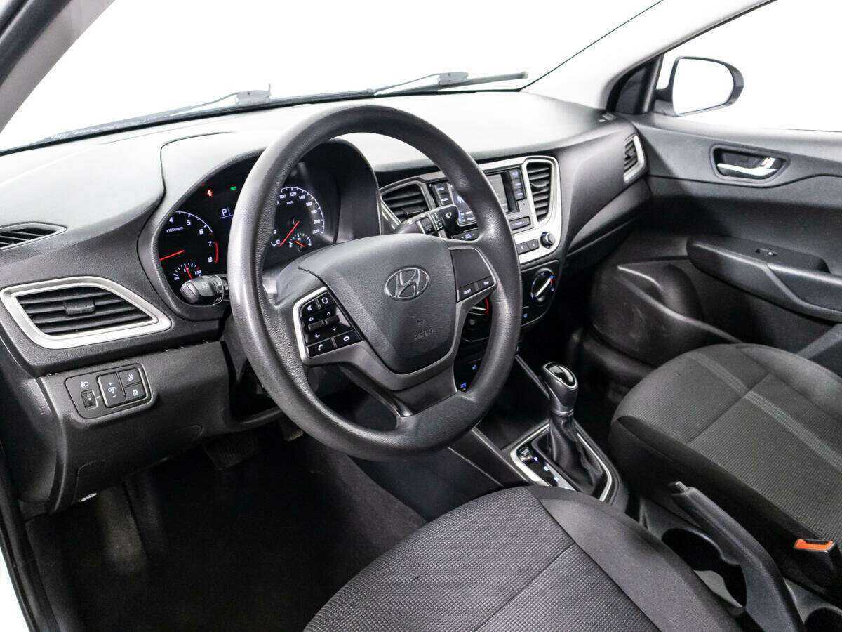 Купить Hyundai Solaris с пробегом. Фото: #10