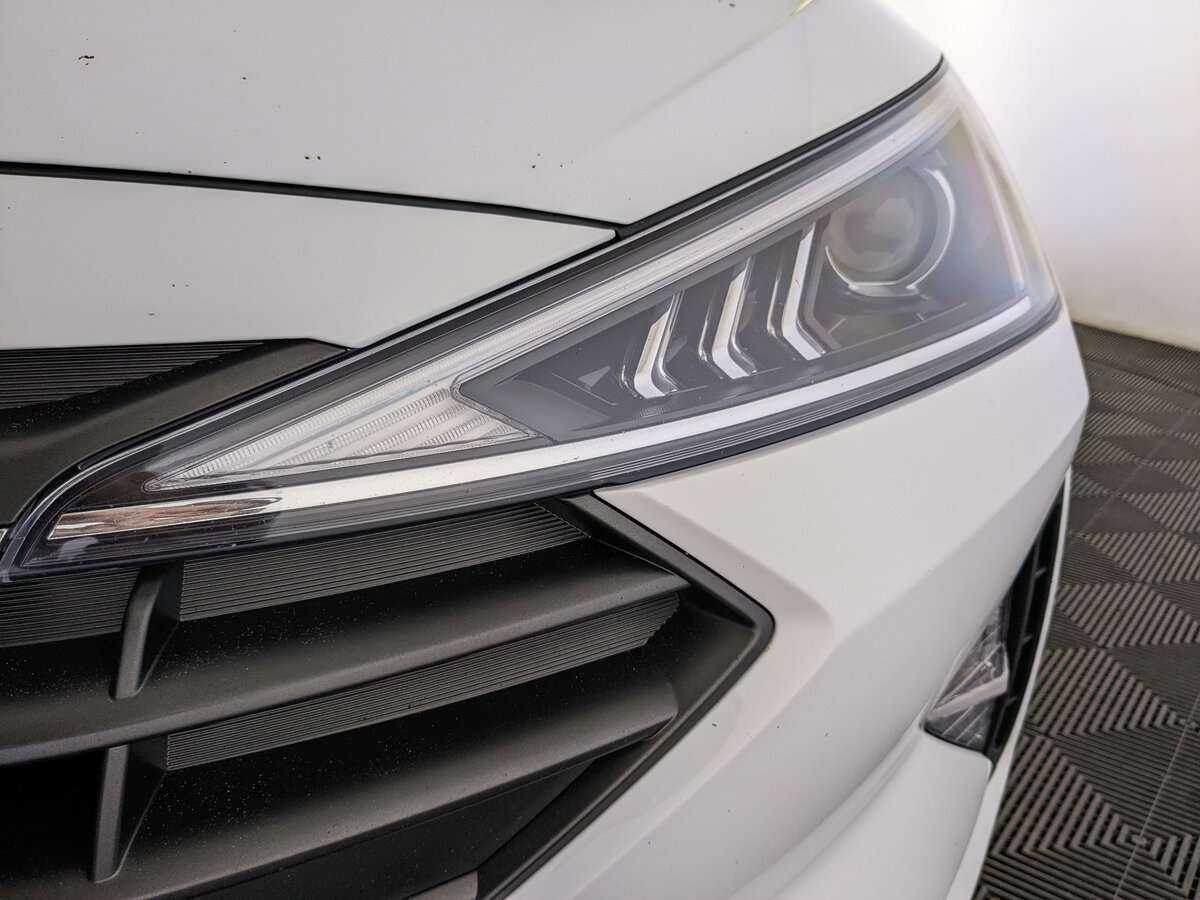 Купить Hyundai Elantra с пробегом. Фото: #10