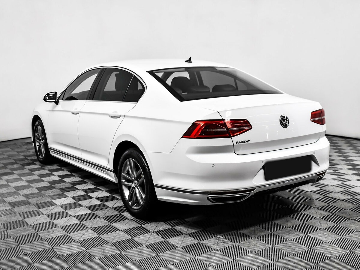 Купить Volkswagen Passat с пробегом. Фото: #6