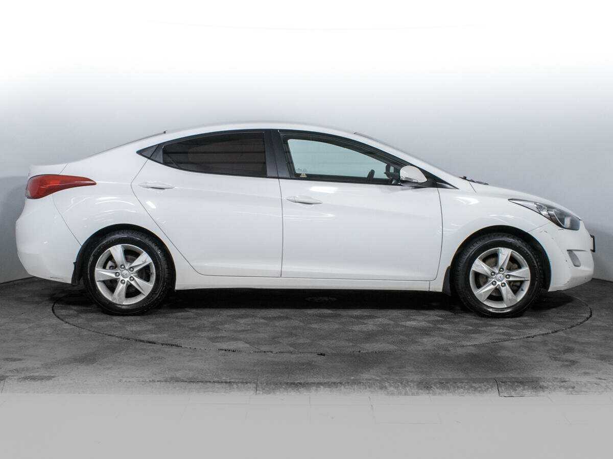 Купить Hyundai Elantra с пробегом. Фото: #3