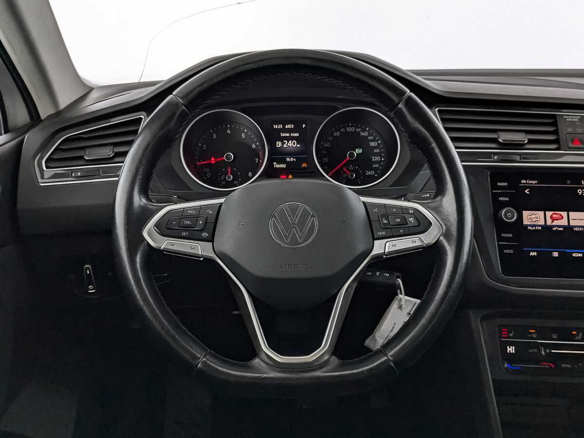 Купить Volkswagen Tiguan с пробегом. Фото: #21