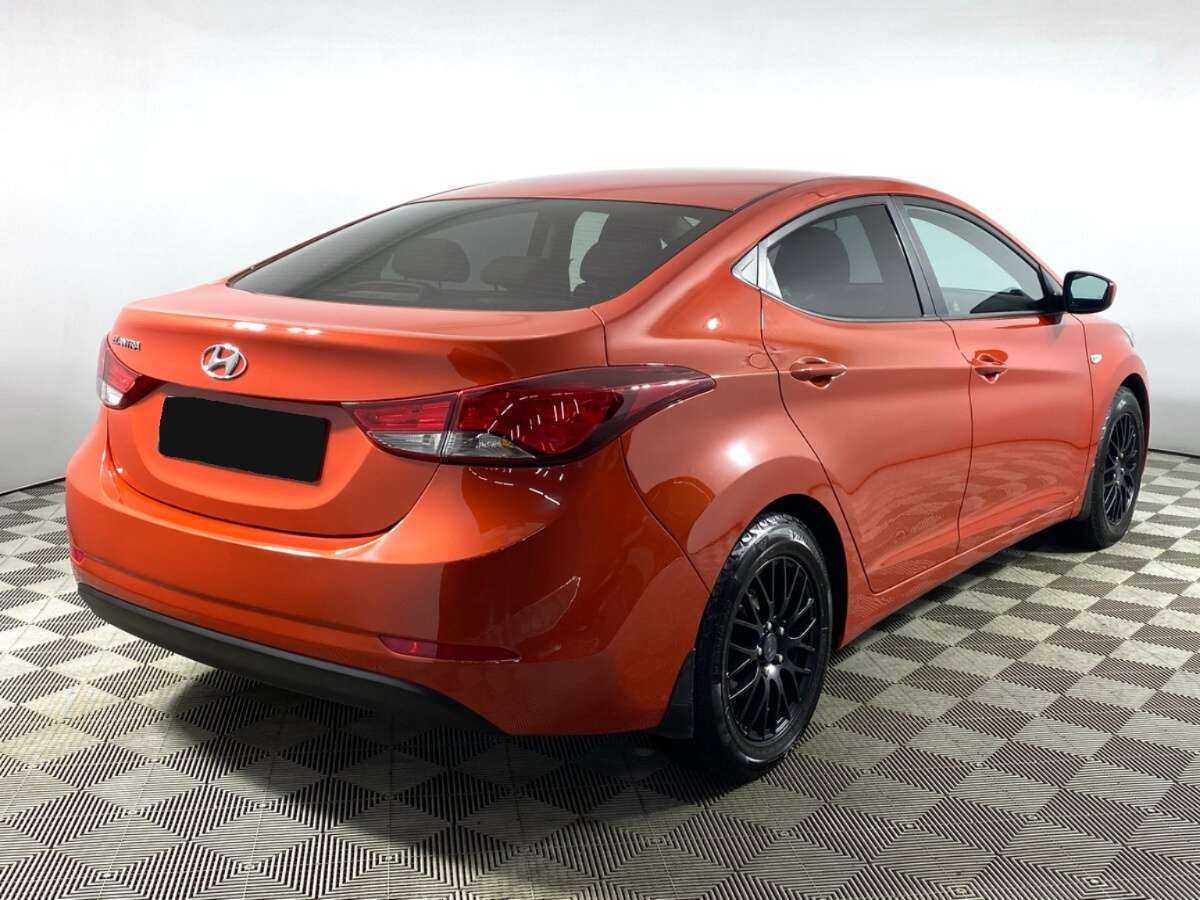 Купить Hyundai Elantra с пробегом. Фото: #3