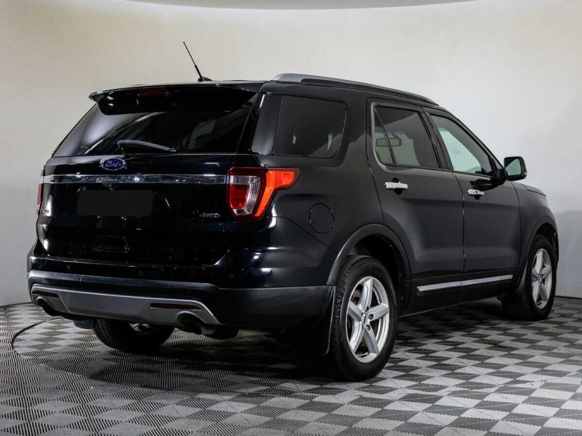 Купить Ford Explorer с пробегом. Фото: #4