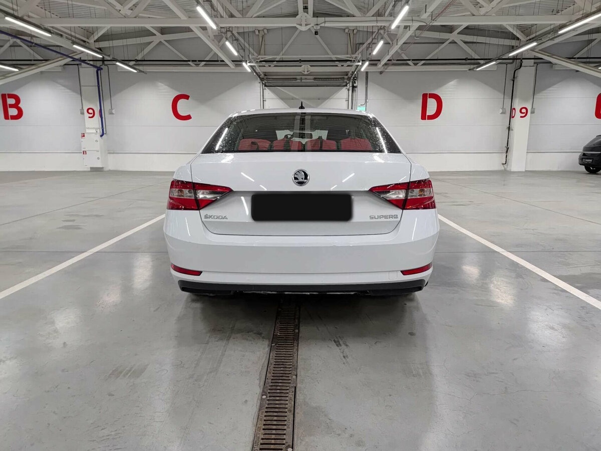 Купить Skoda Superb с пробегом. Фото: #5