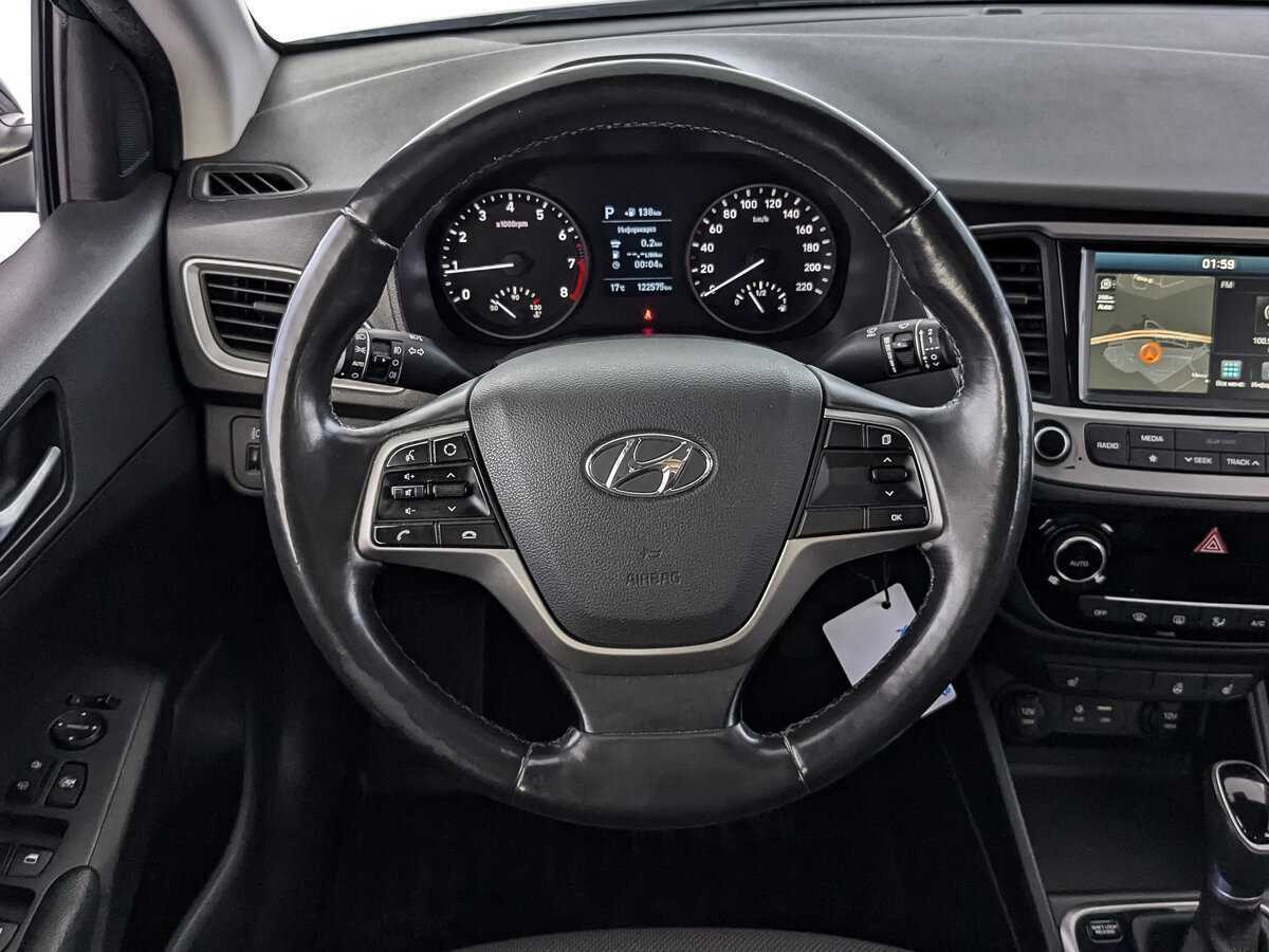 Купить Hyundai Solaris с пробегом. Фото: #17