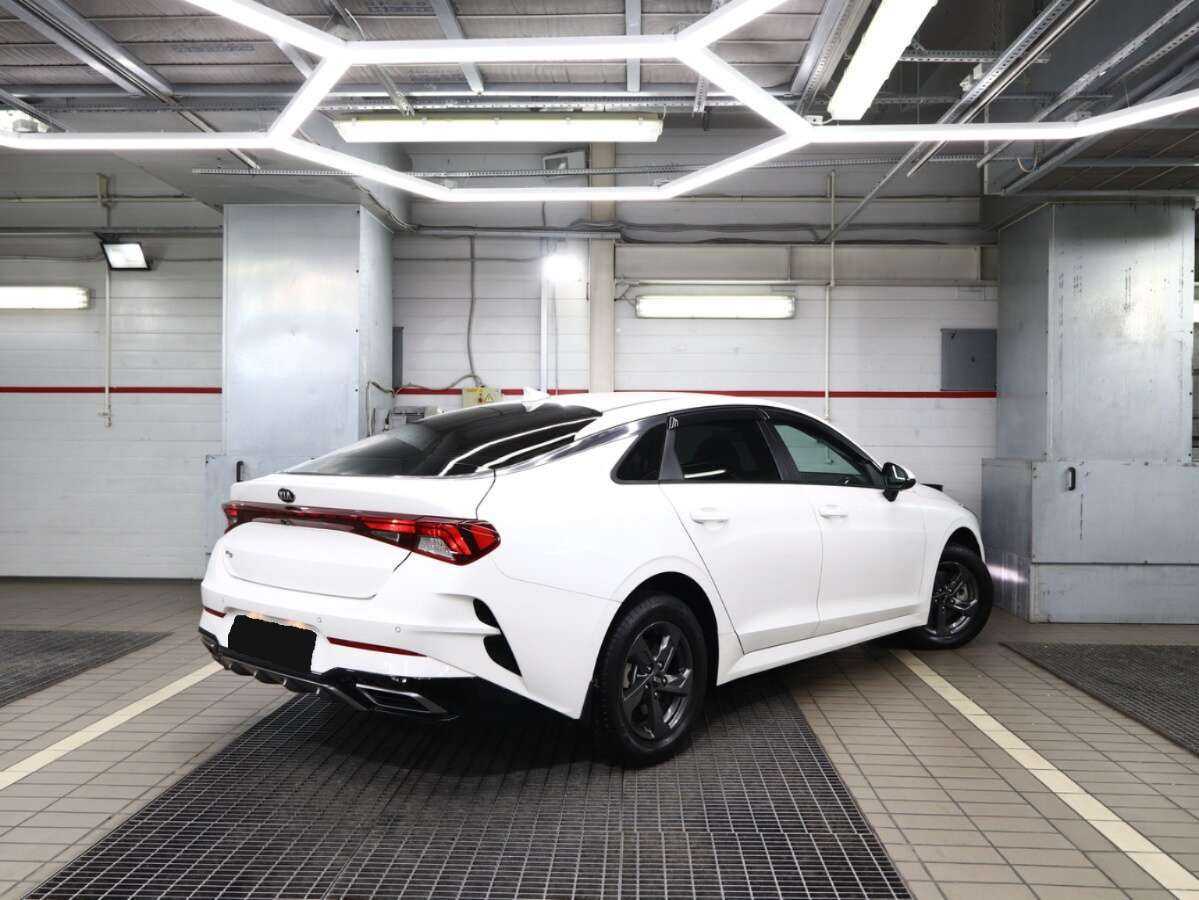 Купить Kia K5 с пробегом. Фото: #1
