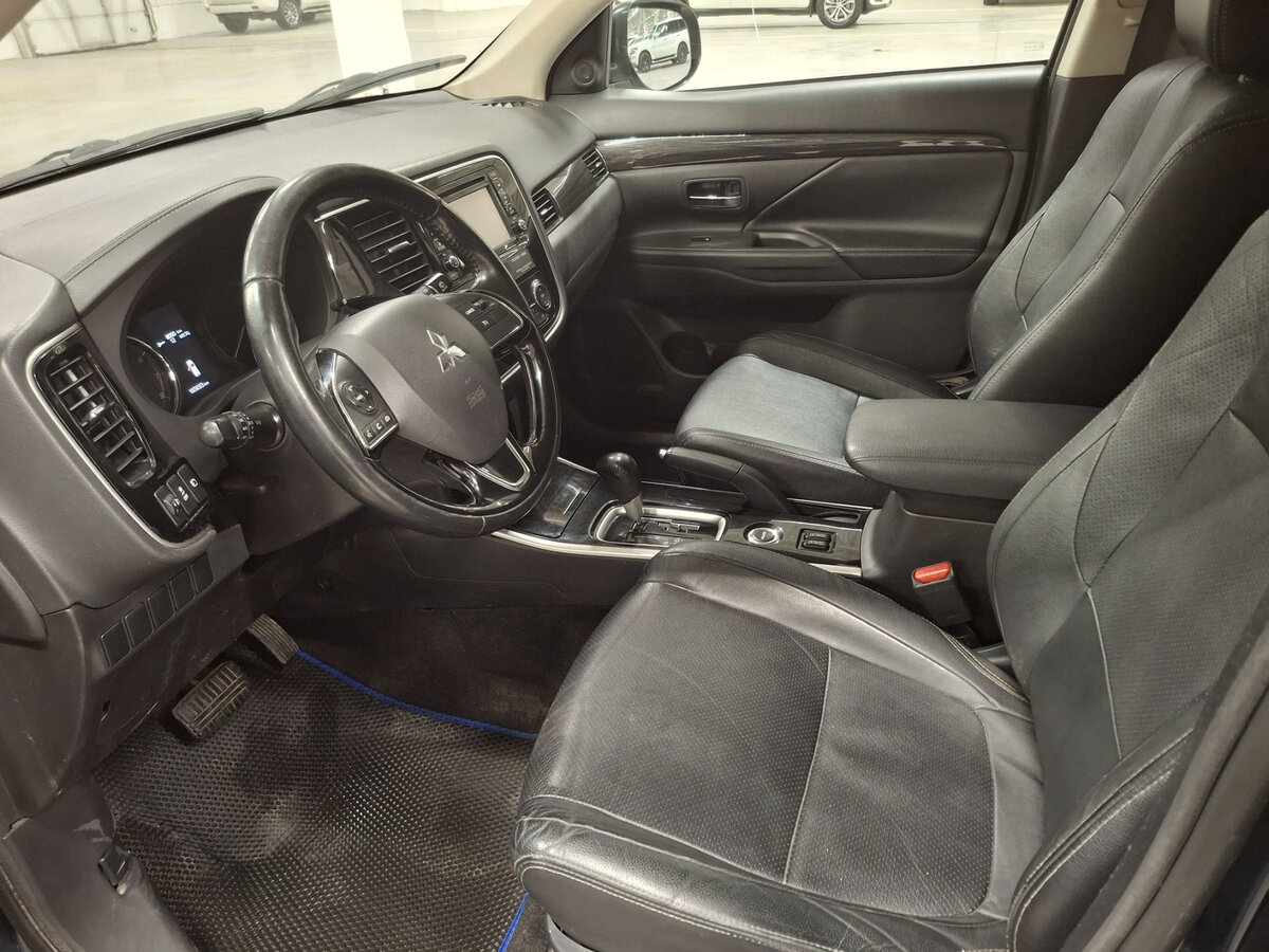 Купить Mitsubishi Outlander с пробегом. Фото: #14