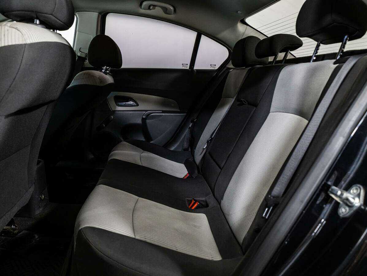 Купить Chevrolet Cruze с пробегом. Фото: #9