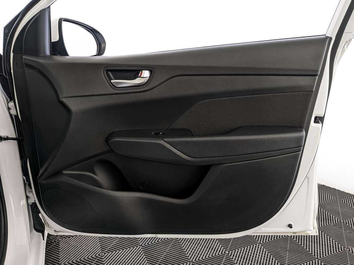 Купить Hyundai Solaris с пробегом. Фото: #20