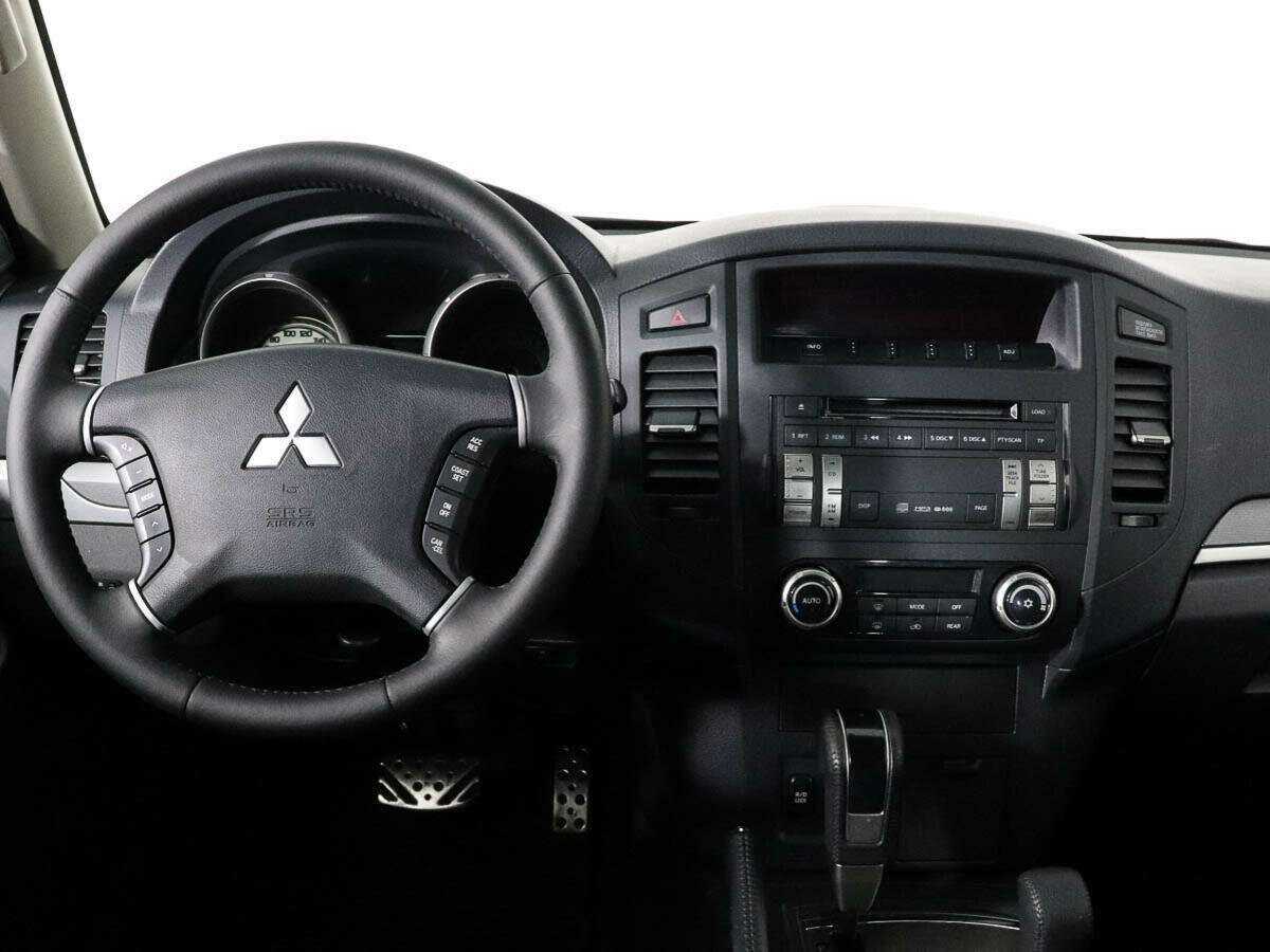 Купить Mitsubishi Pajero с пробегом. Фото: #9