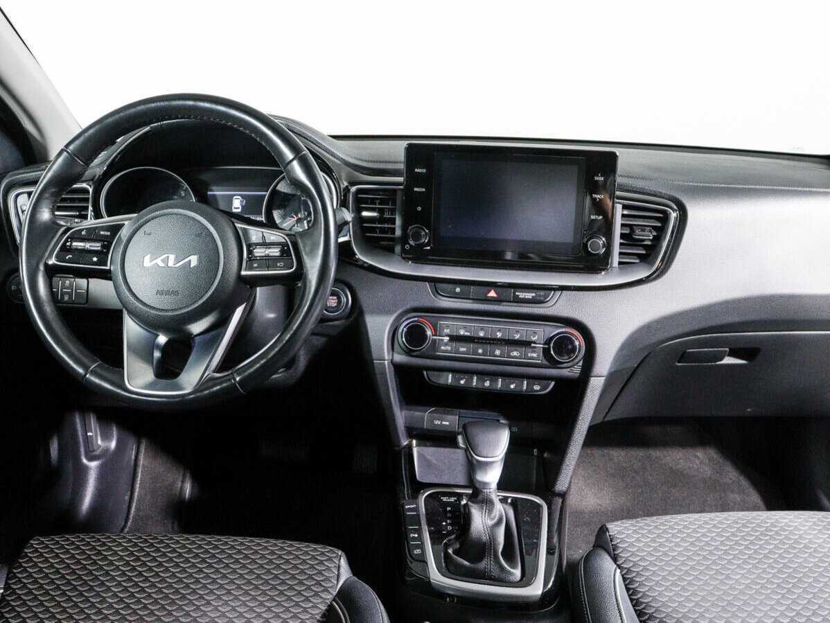 Купить Kia Ceed с пробегом. Фото: #11
