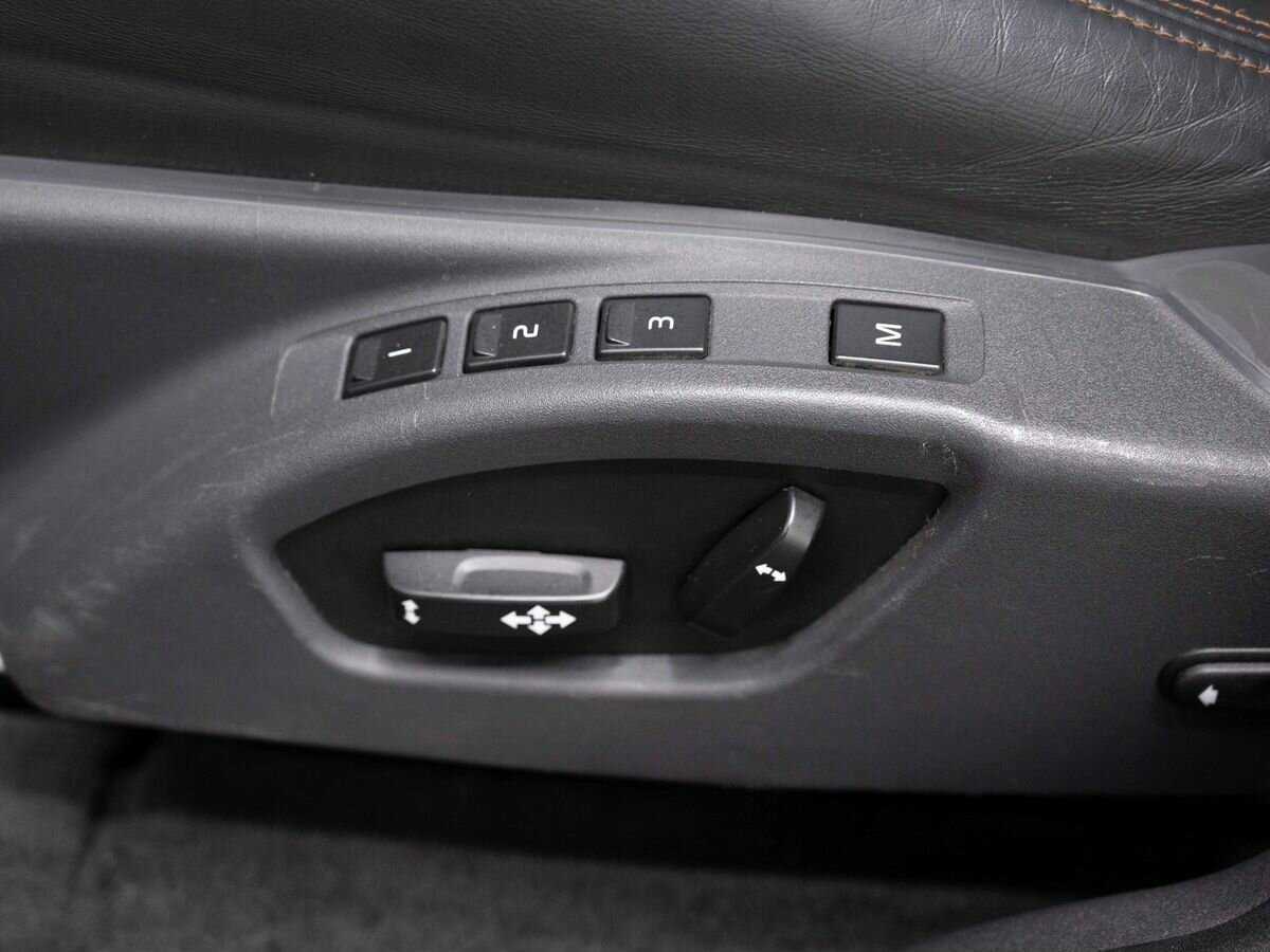 Купить Volvo XC60 с пробегом. Фото: #18