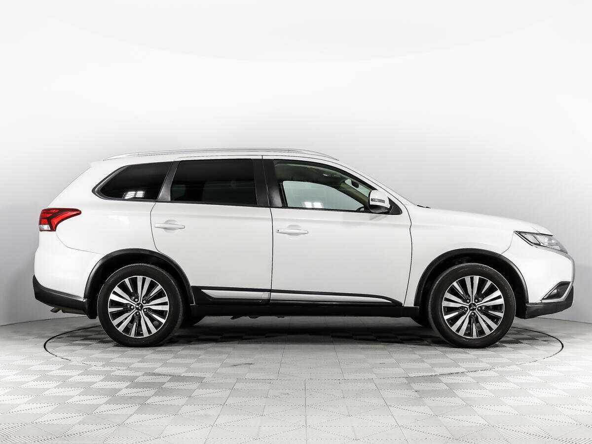 Купить Mitsubishi Outlander с пробегом. Фото: #3