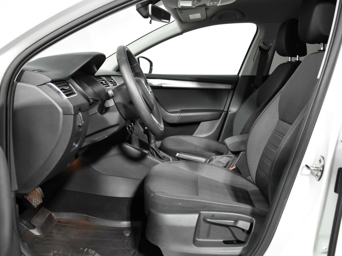 Купить Skoda Octavia с пробегом. Фото: #7