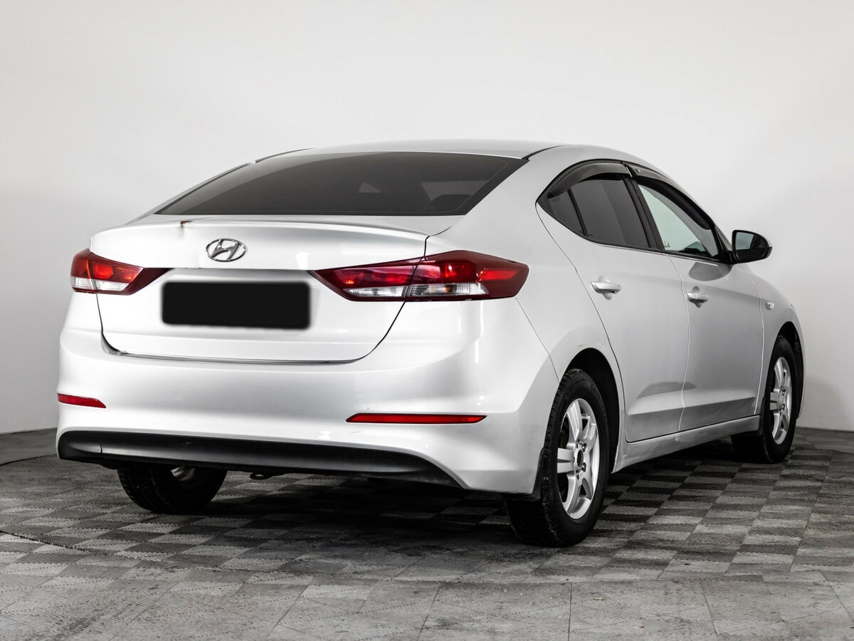 Купить Hyundai Elantra с пробегом. Фото: #3