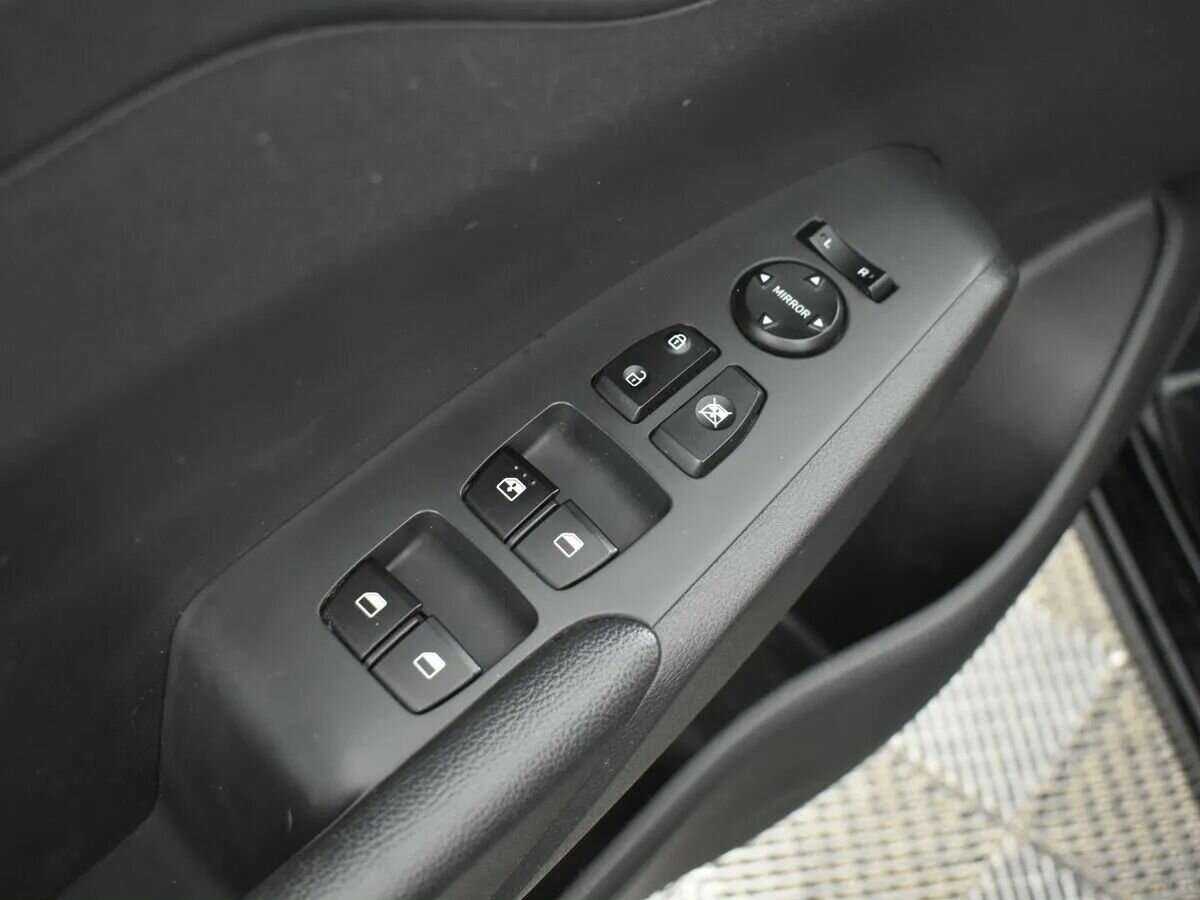 Купить Hyundai Solaris с пробегом. Фото: #5